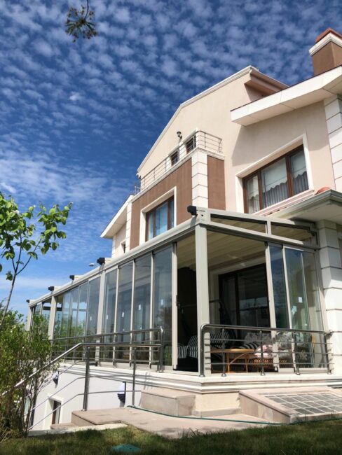 Bağlıca Villa – Kuzey Pergola ve Sürme Cam Projesi
